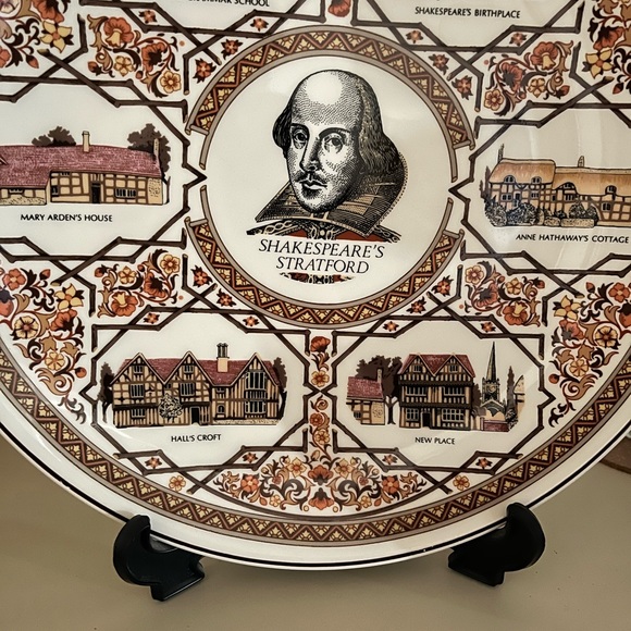 10" plate Wedgewood Etruria & Barlaston features Shakespeare's Stratford 📚🖋️ - Picture 5 of 6